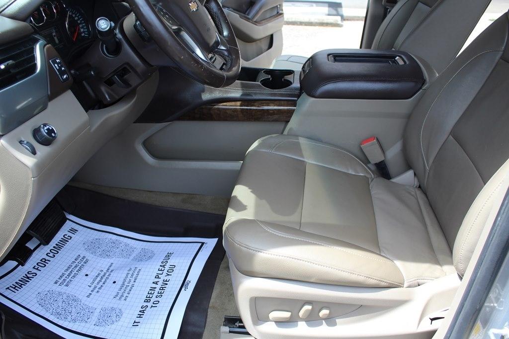 Chevrolet Suburban 2WD 4dr 1500 LT 2018