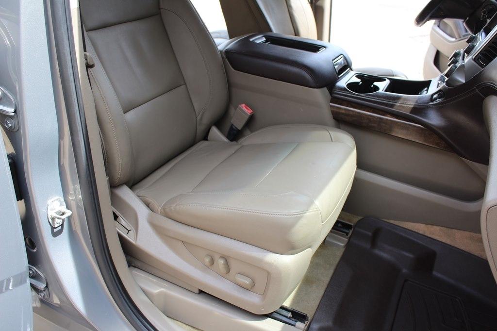 Chevrolet Suburban 2WD 4dr 1500 LT 2018