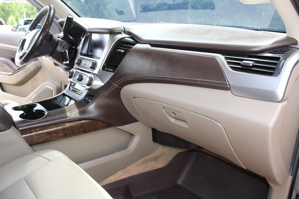 Chevrolet Suburban 2WD 4dr 1500 LT 2018