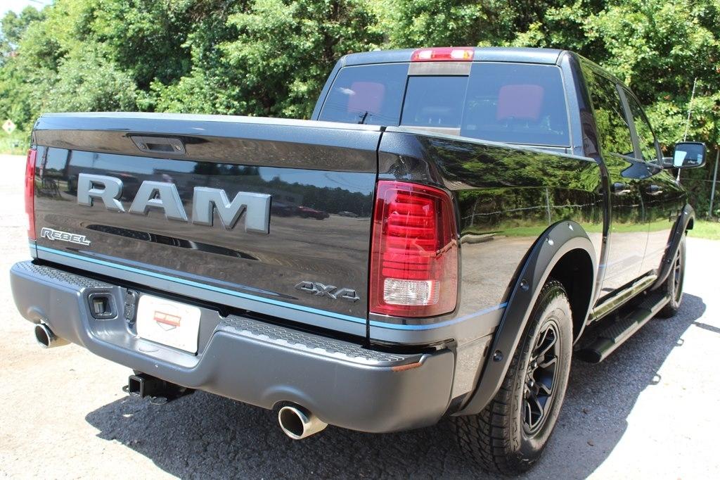 RAM 1500 4WD Crew Cab 140.5" Rebel 2016