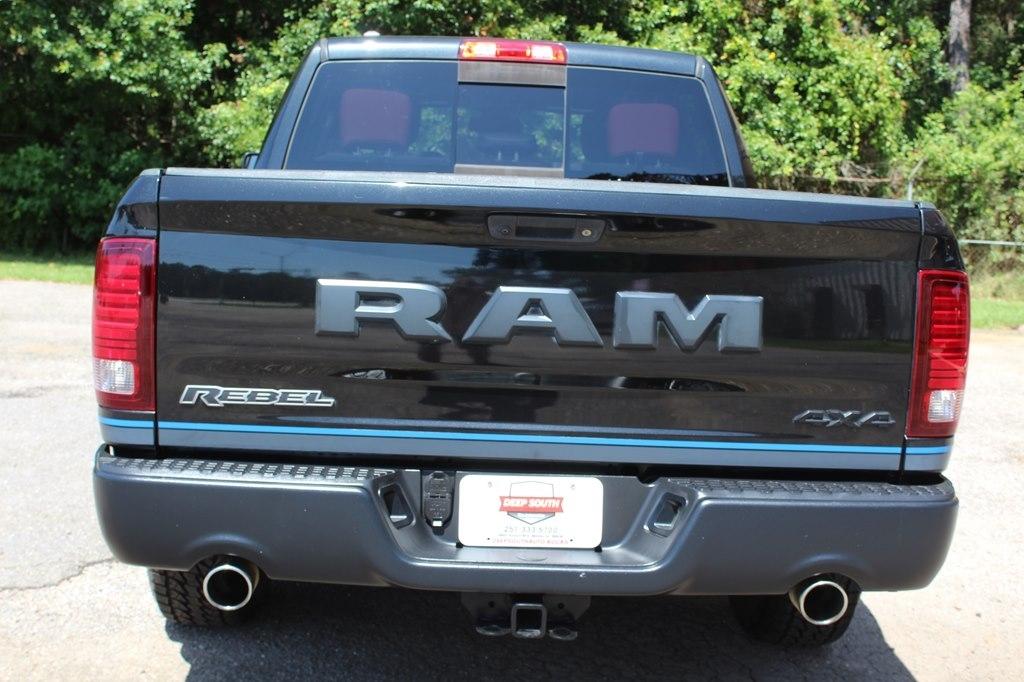 RAM 1500 4WD Crew Cab 140.5" Rebel 2016
