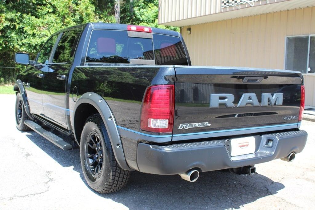 RAM 1500 4WD Crew Cab 140.5" Rebel 2016