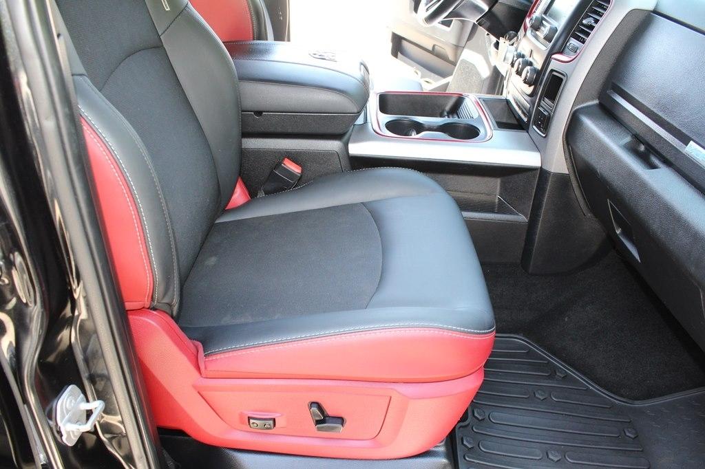 RAM 1500 4WD Crew Cab 140.5" Rebel 2016
