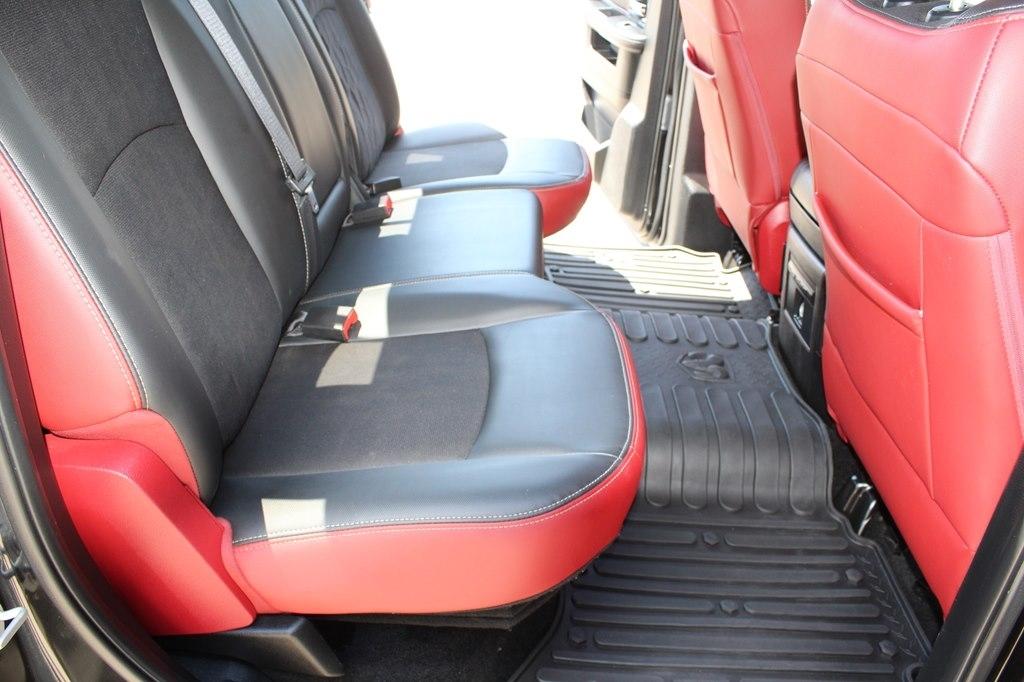 RAM 1500 4WD Crew Cab 140.5" Rebel 2016