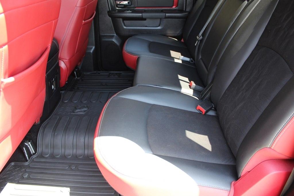 RAM 1500 4WD Crew Cab 140.5" Rebel 2016