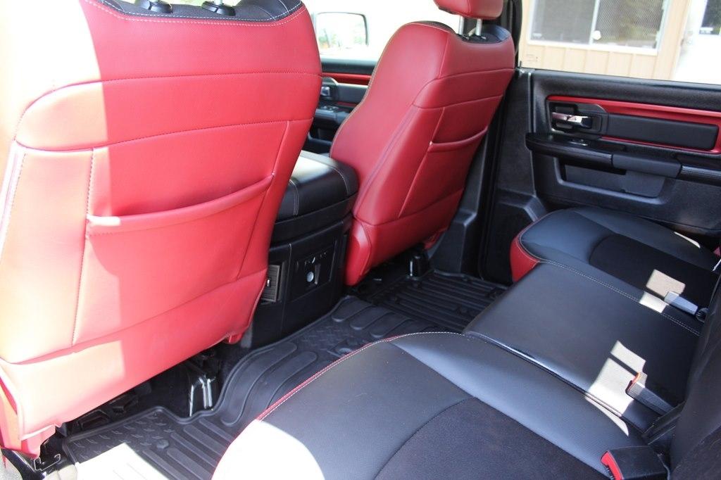 RAM 1500 4WD Crew Cab 140.5" Rebel 2016
