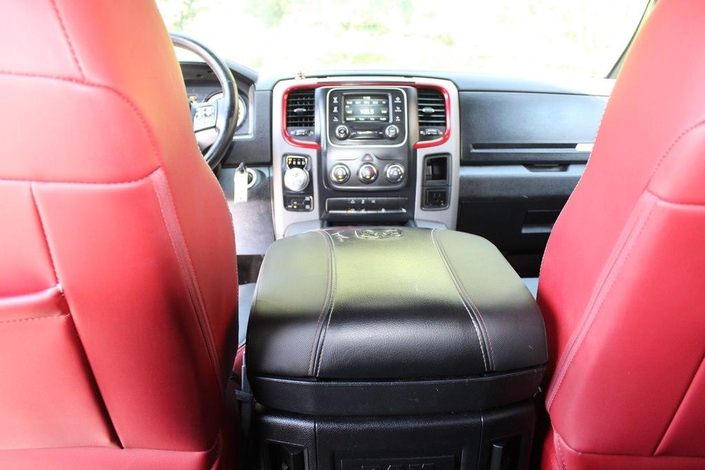 RAM 1500 4WD Crew Cab 140.5" Rebel 2016