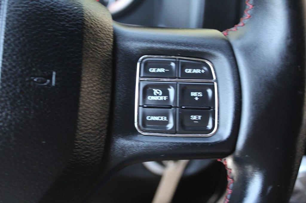 RAM 1500 4WD Crew Cab 140.5" Rebel 2016