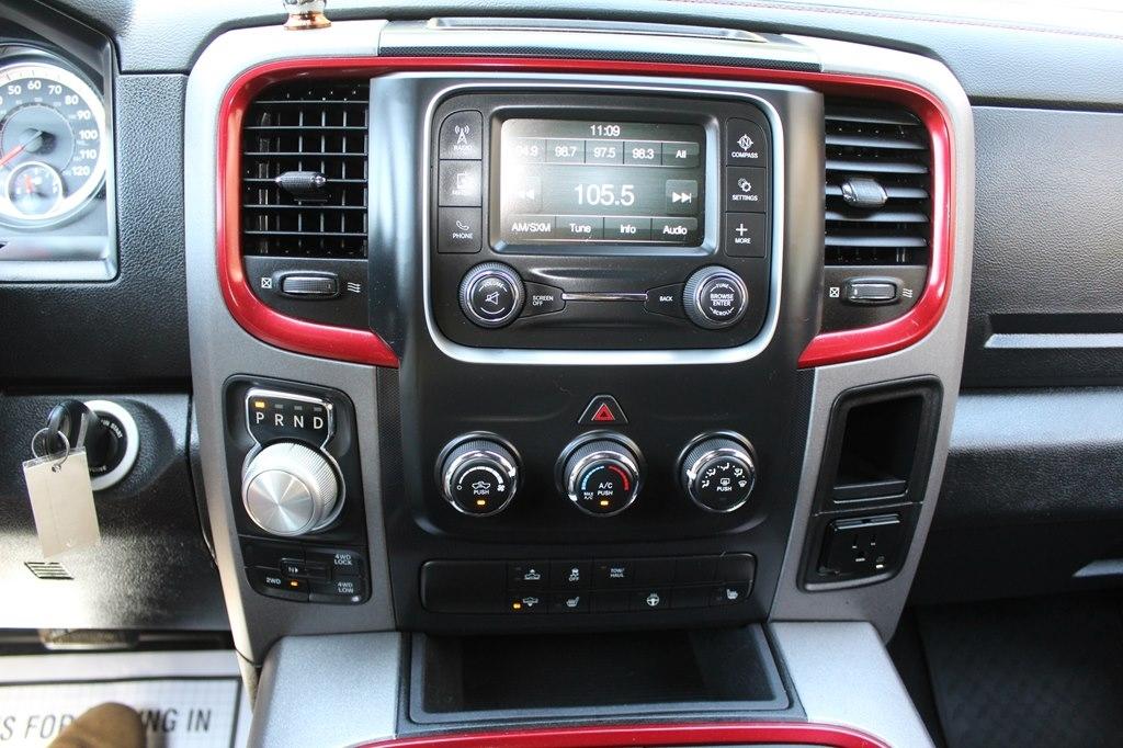 RAM 1500 4WD Crew Cab 140.5" Rebel 2016