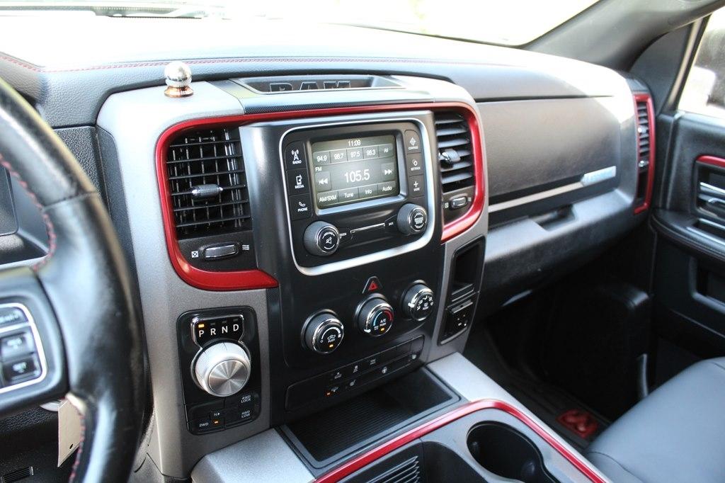 RAM 1500 4WD Crew Cab 140.5" Rebel 2016