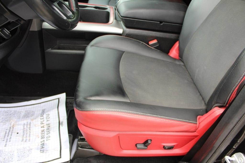 RAM 1500 4WD Crew Cab 140.5" Rebel 2016