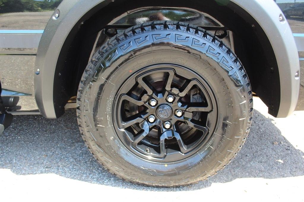 RAM 1500 4WD Crew Cab 140.5" Rebel 2016