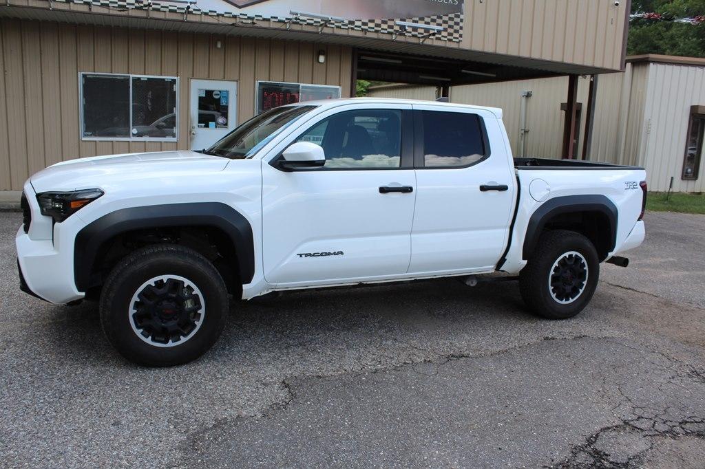 Toyota Tacoma 4WD TRD Off Road Double Cab 5' Bed AT (Natl) 2024