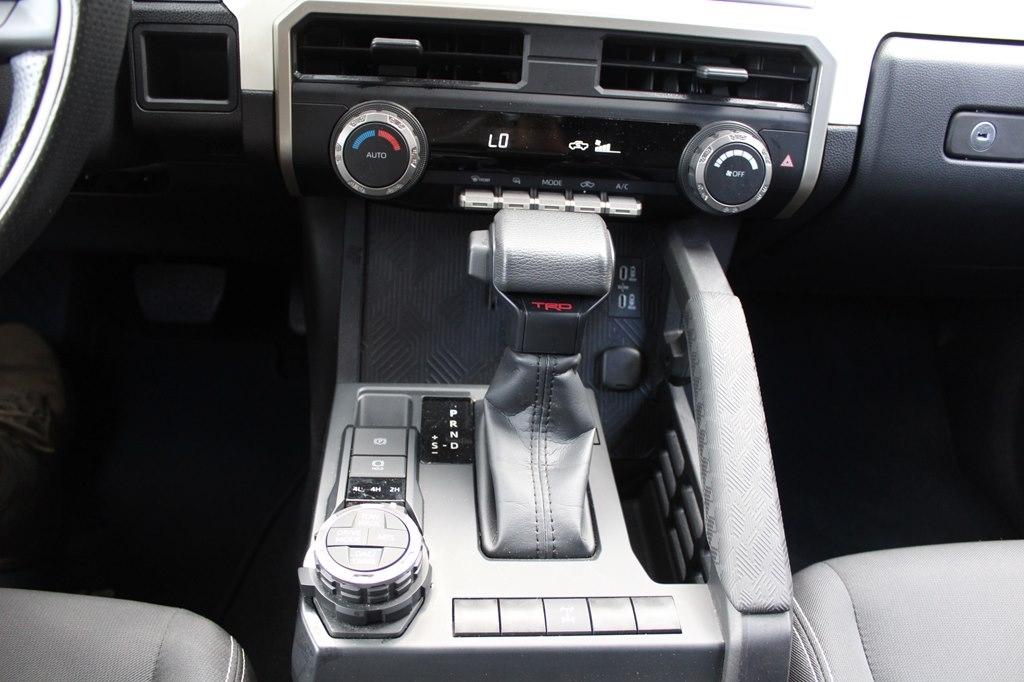 Toyota Tacoma 4WD TRD Off Road Double Cab 5' Bed AT (Natl) 2024