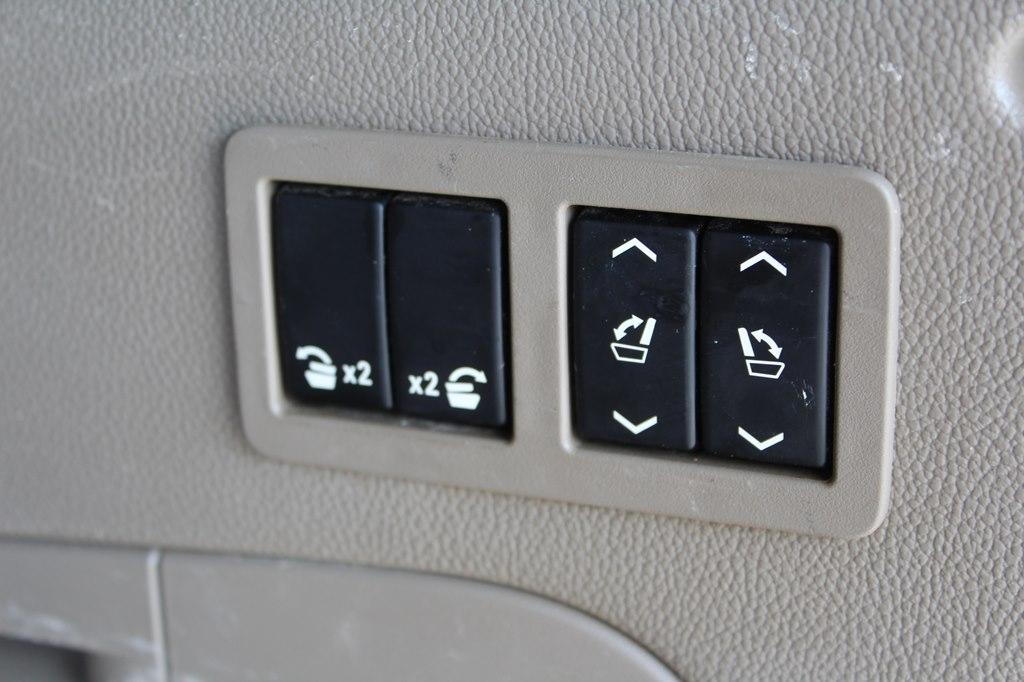 Chevrolet Suburban 2WD 4dr LT 2020