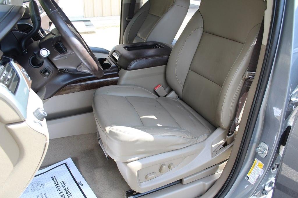 Chevrolet Suburban 2WD 4dr LT 2020
