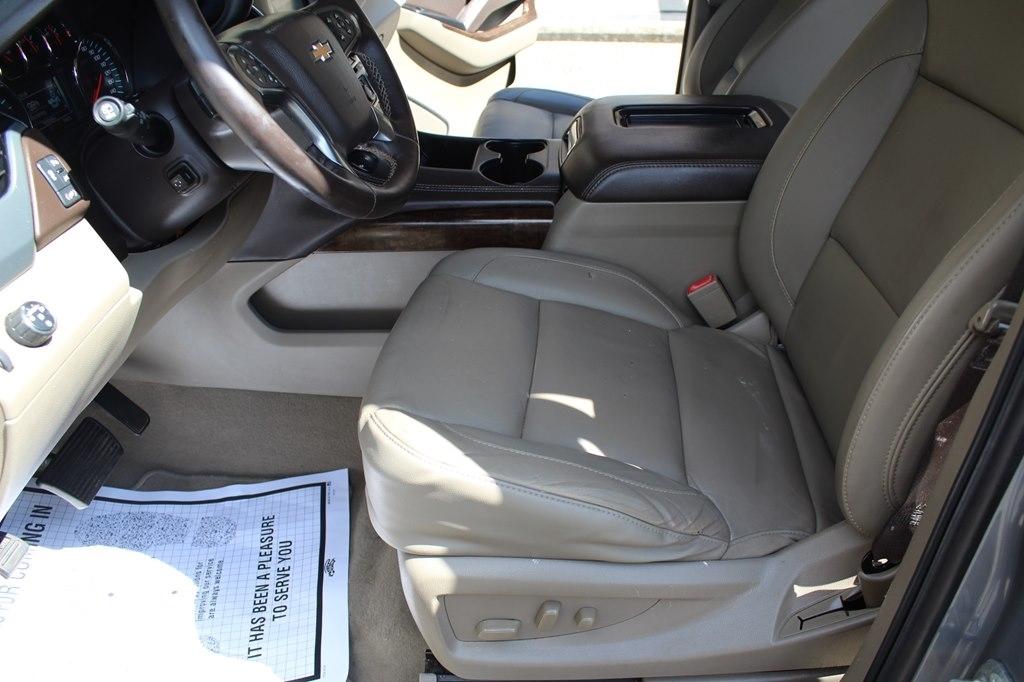 Chevrolet Suburban 2WD 4dr LT 2020