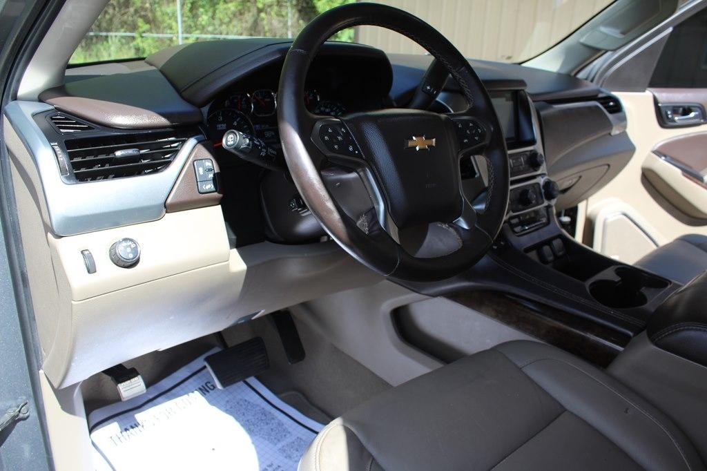 Chevrolet Suburban 2WD 4dr LT 2020