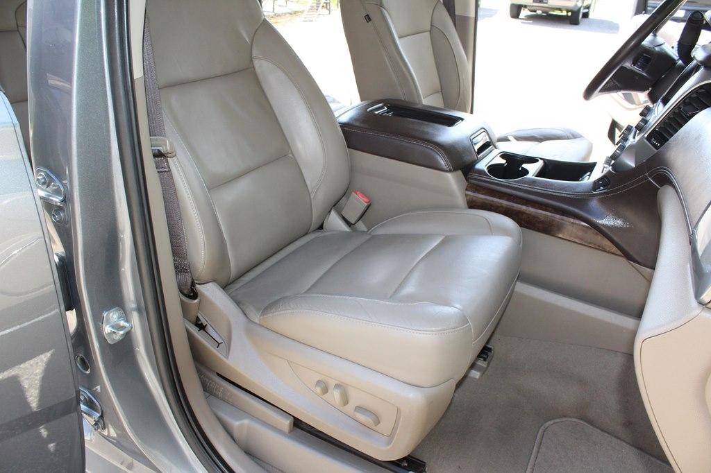 Chevrolet Suburban 2WD 4dr LT 2020