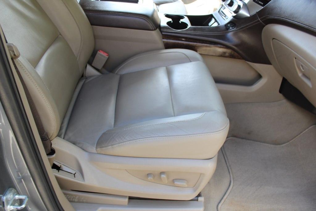 Chevrolet Suburban 2WD 4dr LT 2020
