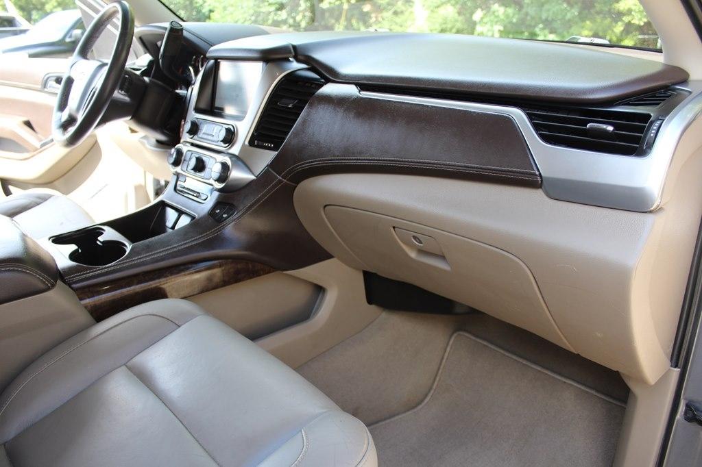 Chevrolet Suburban 2WD 4dr LT 2020