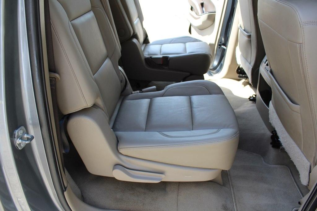 Chevrolet Suburban 2WD 4dr LT 2020