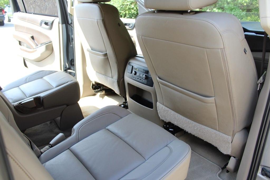 Chevrolet Suburban 2WD 4dr LT 2020