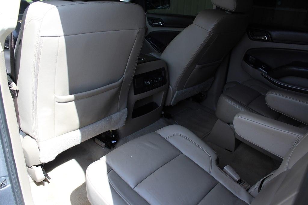Chevrolet Suburban 2WD 4dr LT 2020