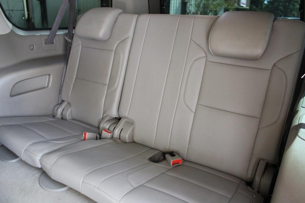 Chevrolet Suburban 2WD 4dr LT 2020
