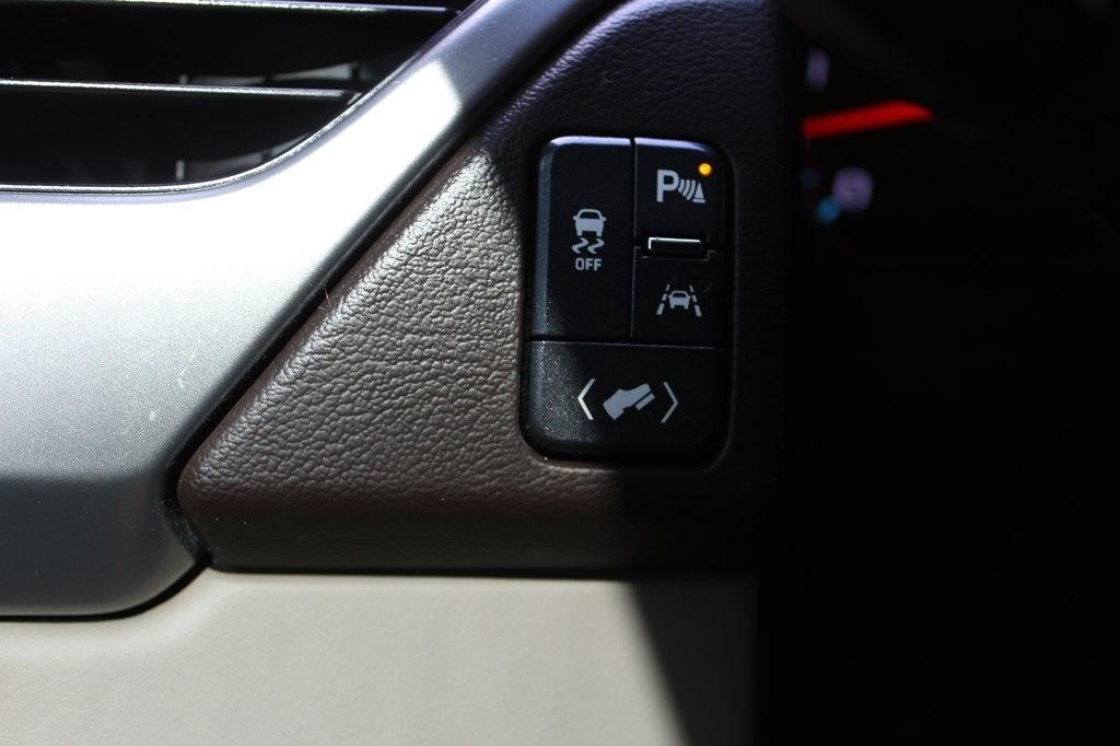 Chevrolet Suburban 2WD 4dr LT 2020