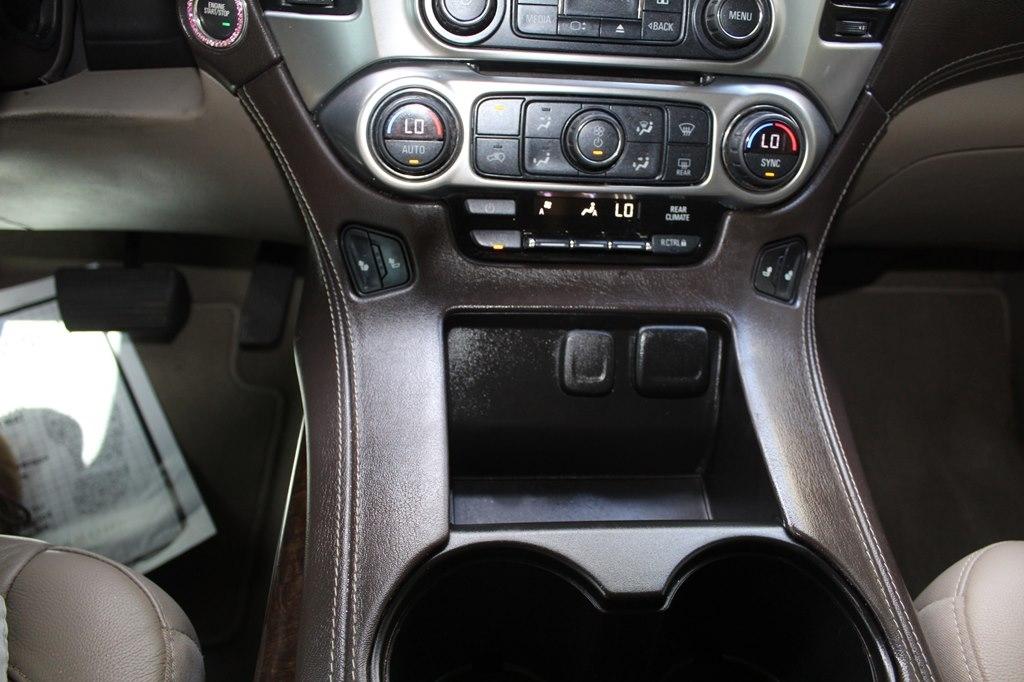 Chevrolet Suburban 2WD 4dr LT 2020