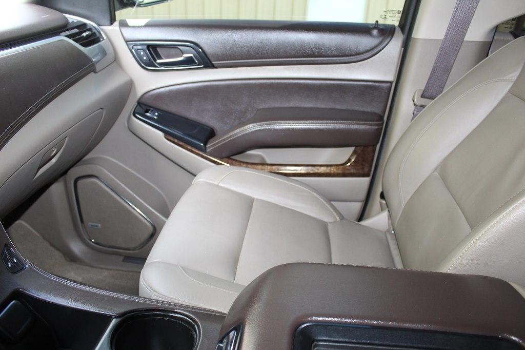 Chevrolet Suburban 2WD 4dr LT 2020