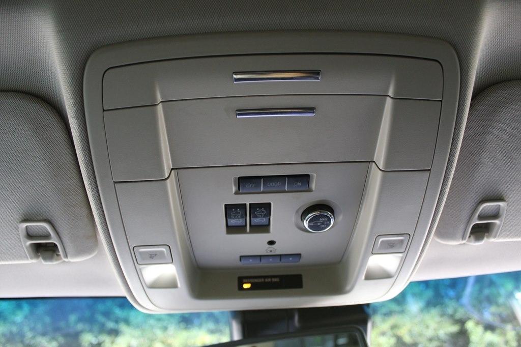 Chevrolet Suburban 2WD 4dr LT 2020