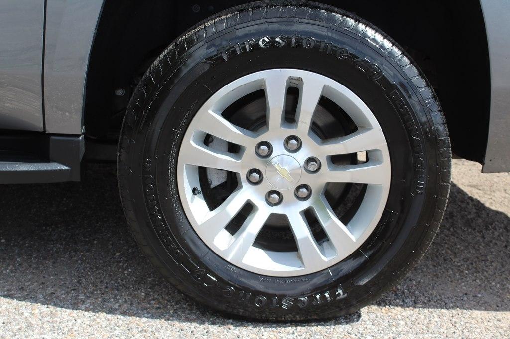 Chevrolet Suburban 2WD 4dr LT 2020
