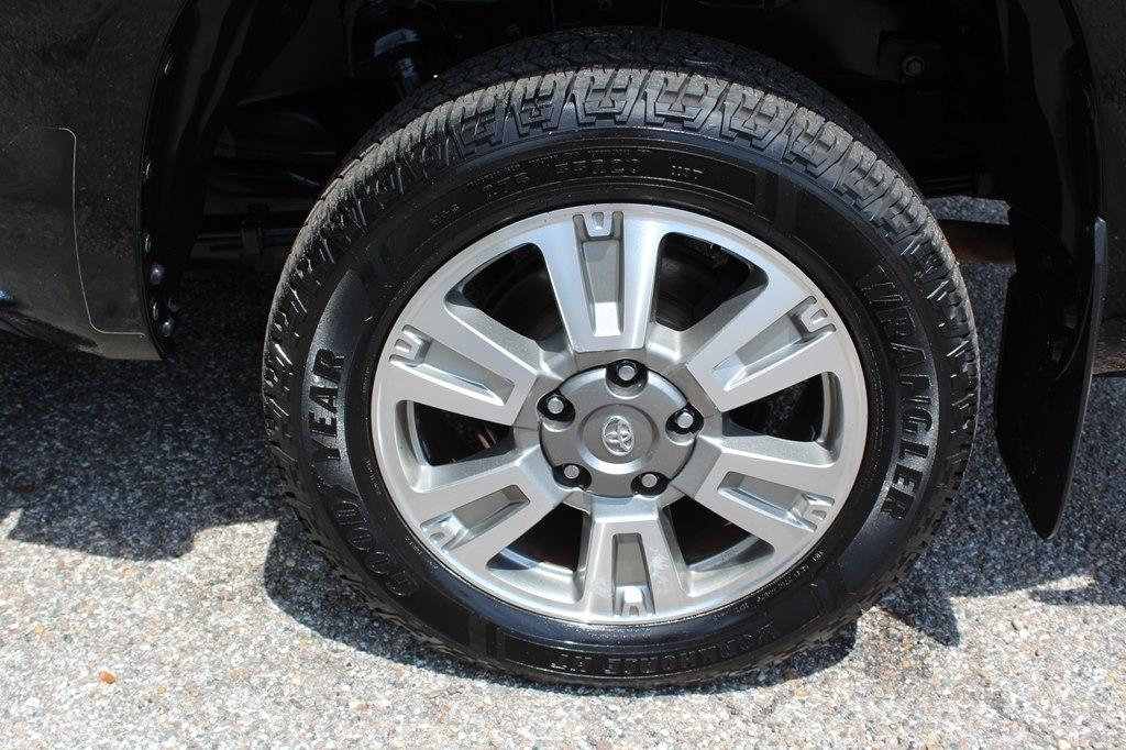 Toyota Tundra 4WD 1794 Edition CrewMax 5.5' Bed 5.7L FFV (Natl) 2017