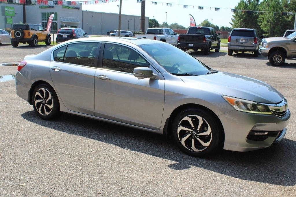 Honda Accord Sedan EX-L CVT w/Navi & Honda Sensing 2017