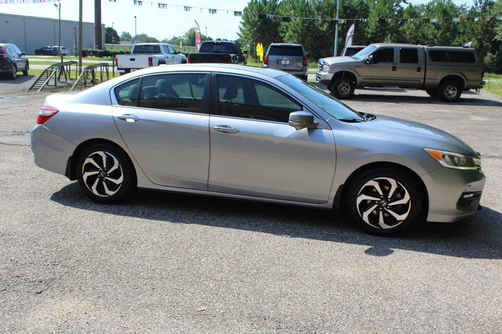 Honda Accord Sedan EX-L CVT w/Navi & Honda Sensing 2017