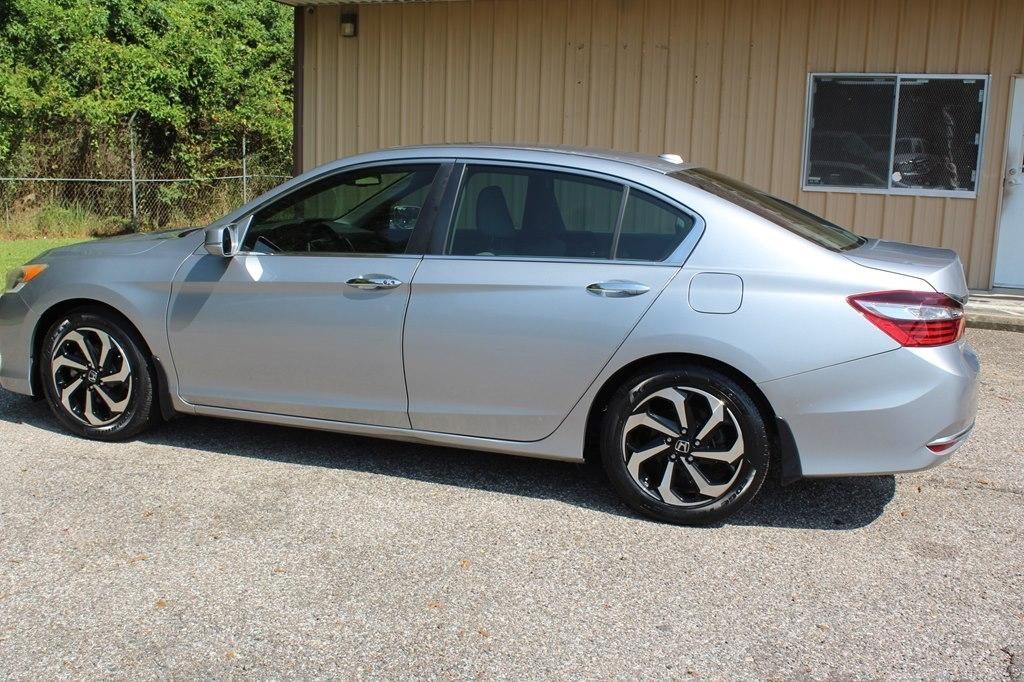 Honda Accord Sedan EX-L CVT w/Navi & Honda Sensing 2017