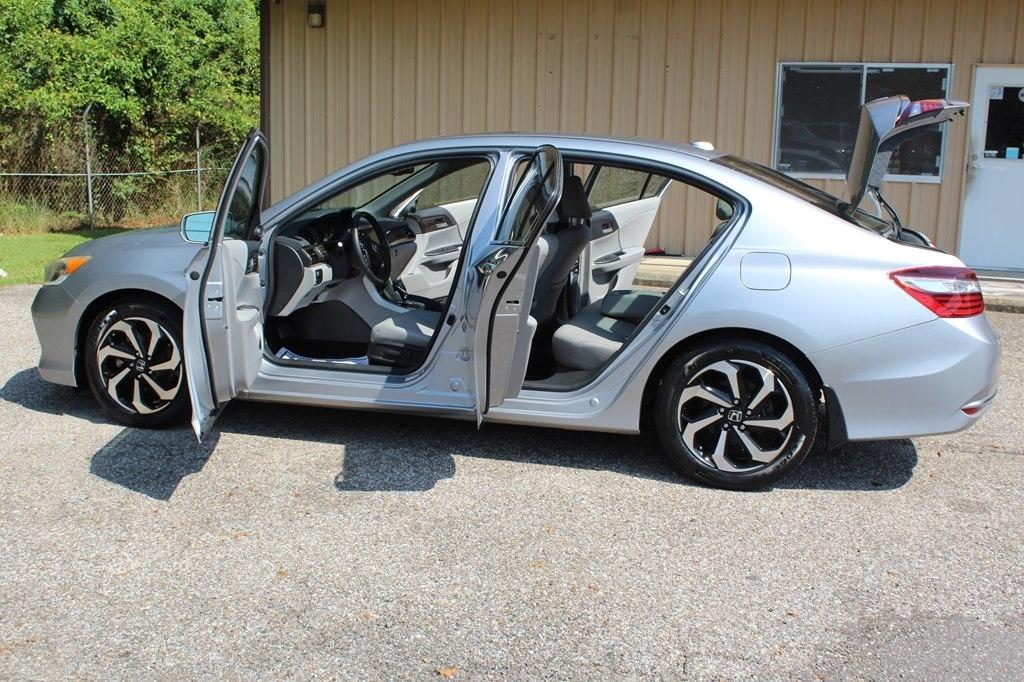 Honda Accord Sedan EX-L CVT w/Navi & Honda Sensing 2017