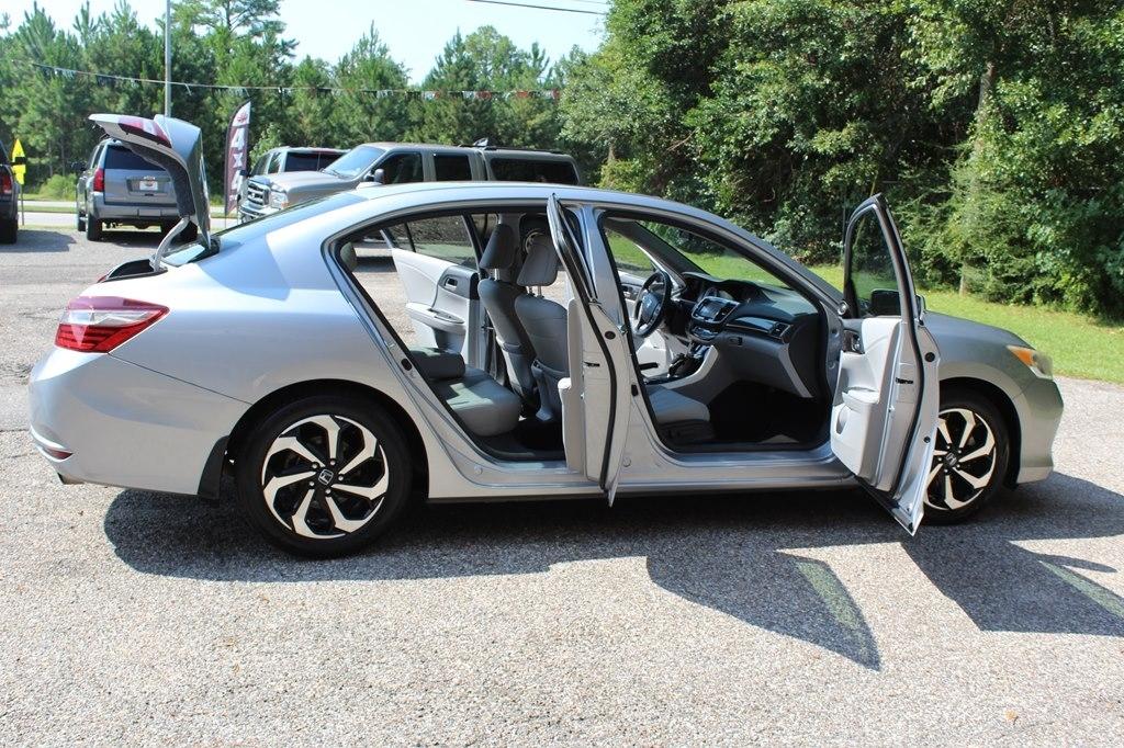 Honda Accord Sedan EX-L CVT w/Navi & Honda Sensing 2017
