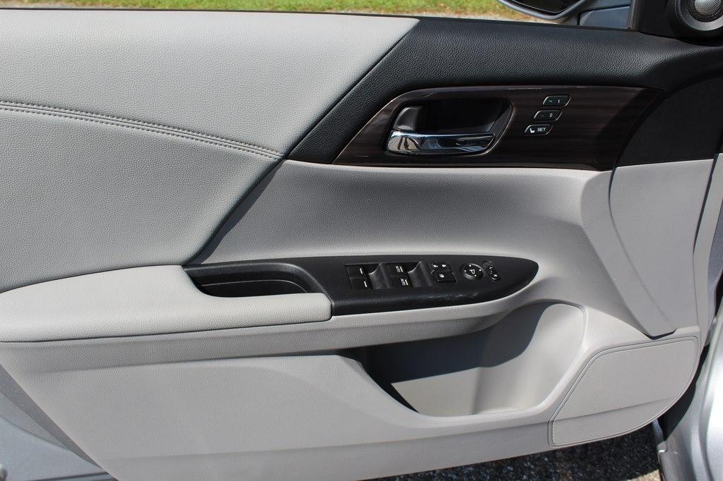 Honda Accord Sedan EX-L CVT w/Navi & Honda Sensing 2017