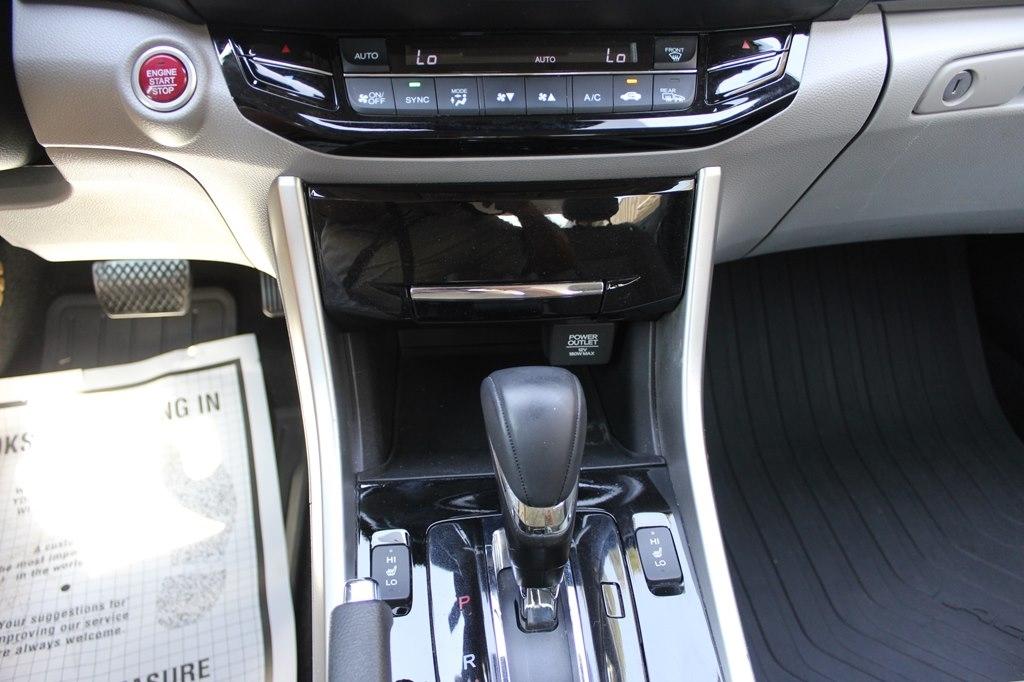 Honda Accord Sedan EX-L CVT w/Navi & Honda Sensing 2017