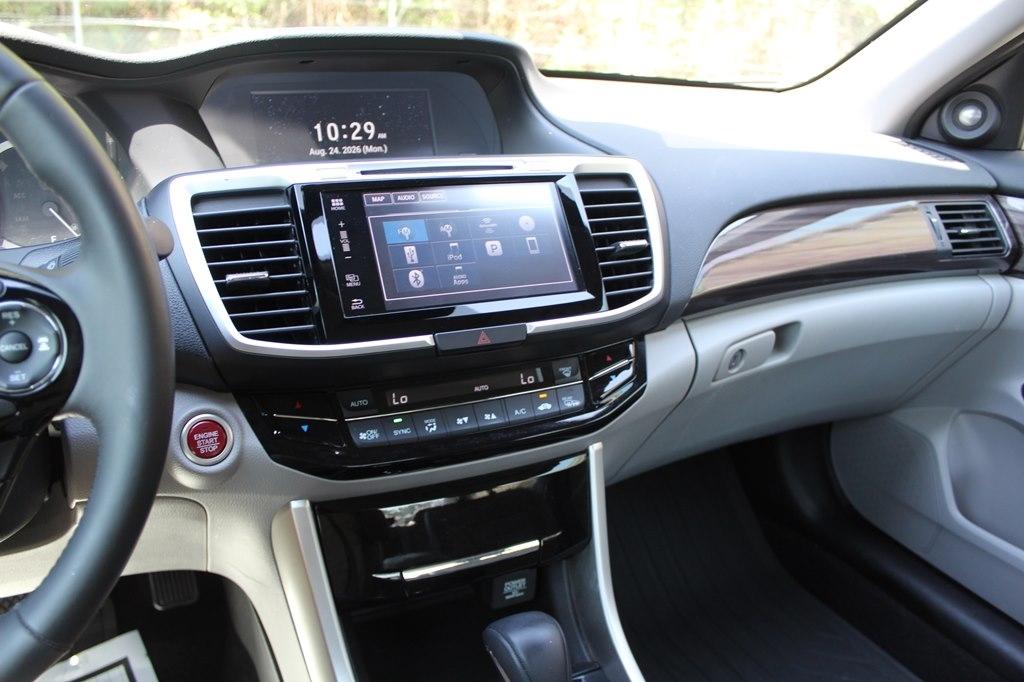 Honda Accord Sedan EX-L CVT w/Navi & Honda Sensing 2017