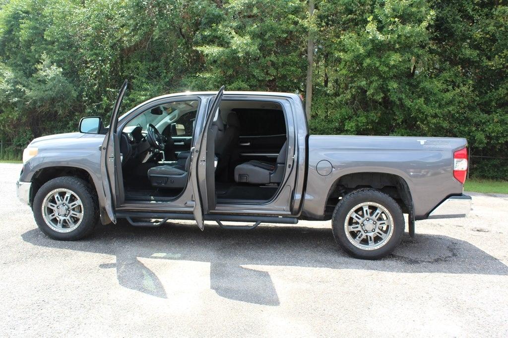Toyota Tundra 4WD TRD Pro CrewMax 5.5' Bed 5.7L FFV (Natl) 2017