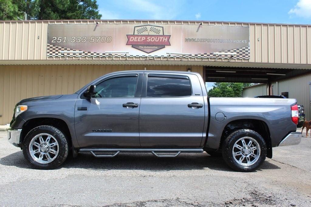 2017 Toyota Tundra 4WD SR5 CrewMax 5.5' Bed 5.7L FFV (Natl)