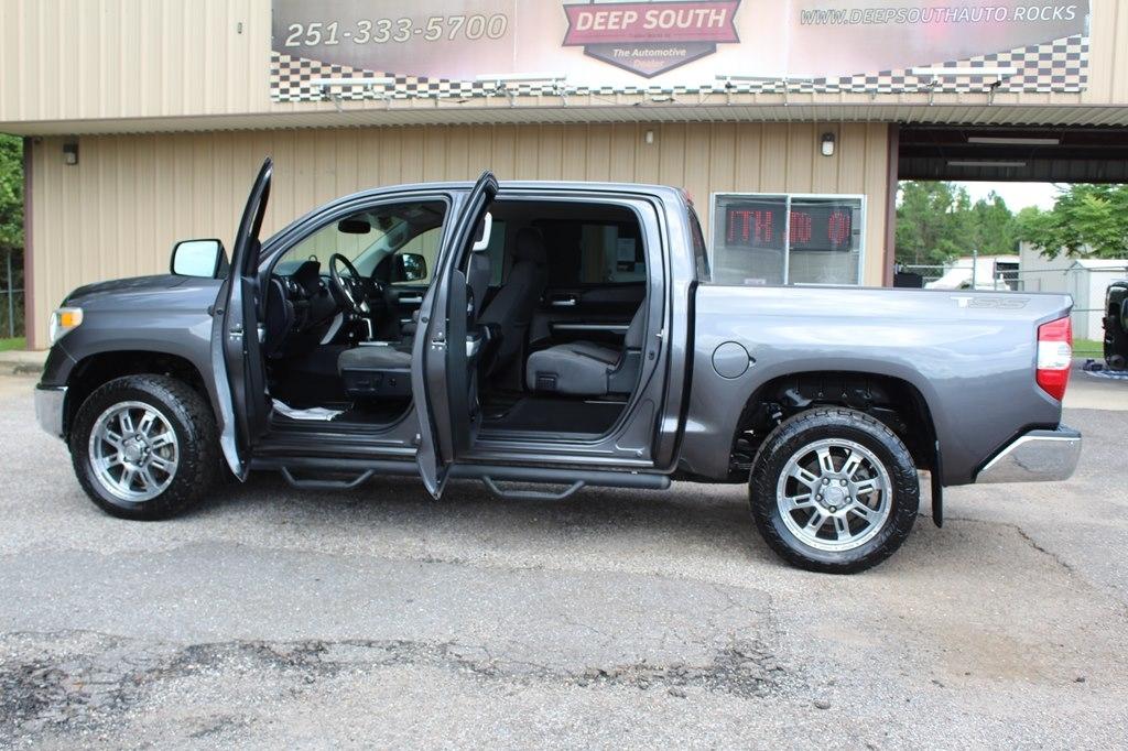 Toyota Tundra 4WD TRD Pro CrewMax 5.5' Bed 5.7L FFV (Natl) 2017