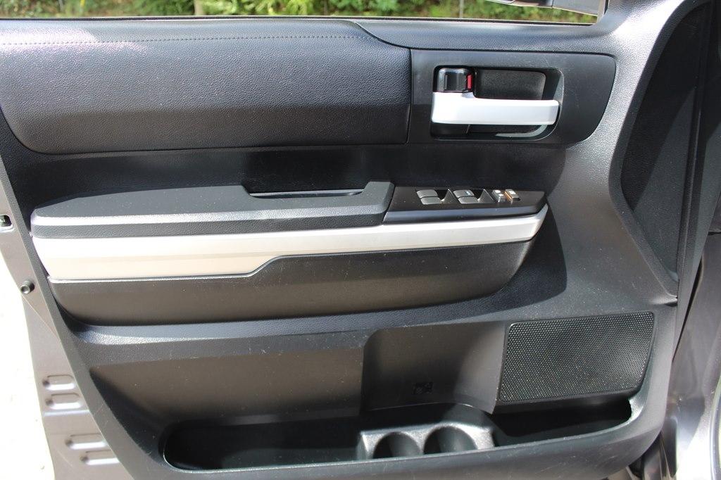 Toyota Tundra 4WD TRD Pro CrewMax 5.5' Bed 5.7L FFV (Natl) 2017