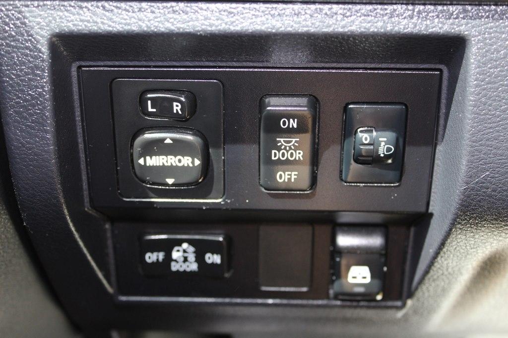 Toyota Tundra 4WD TRD Pro CrewMax 5.5' Bed 5.7L FFV (Natl) 2017