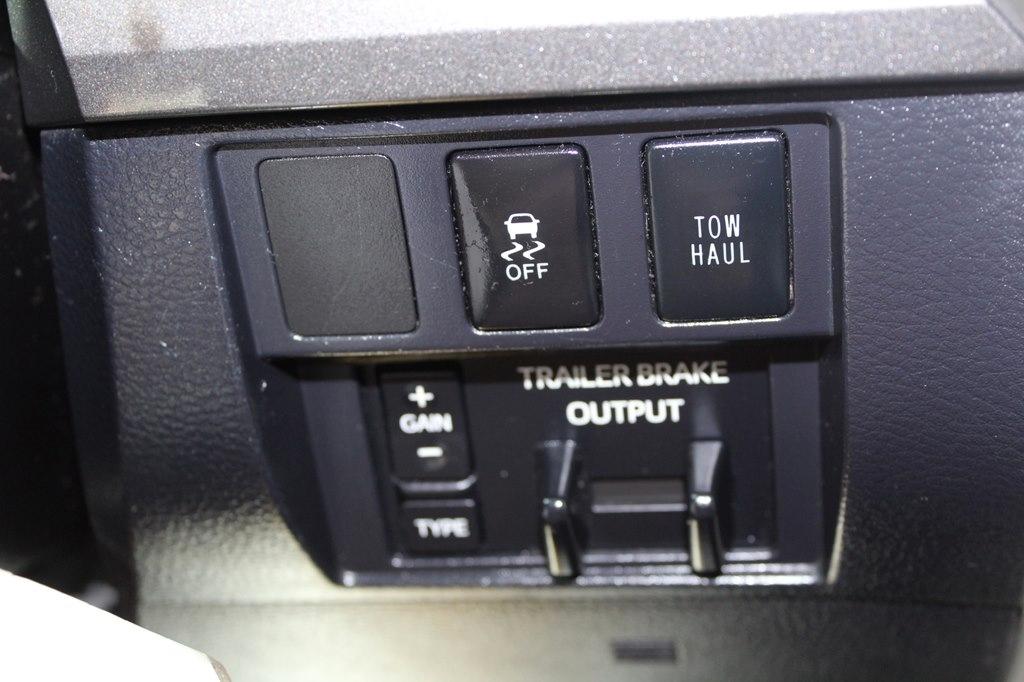Toyota Tundra 4WD TRD Pro CrewMax 5.5' Bed 5.7L FFV (Natl) 2017