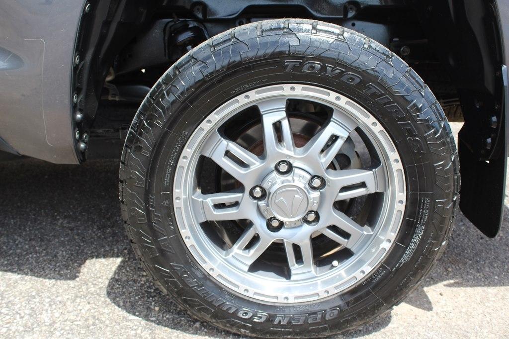 Toyota Tundra 4WD TRD Pro CrewMax 5.5' Bed 5.7L FFV (Natl) 2017